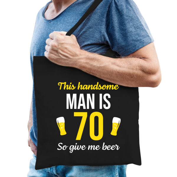 70 jaar verjaardag tas zwart heren - handsome man 70 give beer cadeau tasje