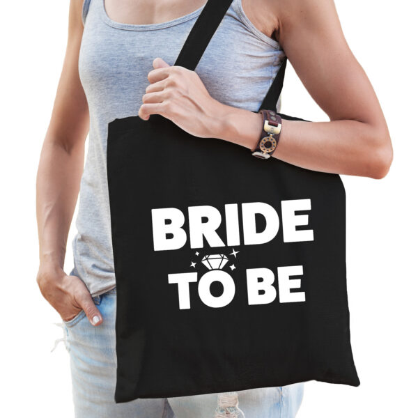 1x Vrijgezellen Bride To Be tasje zwart dikke letters dames