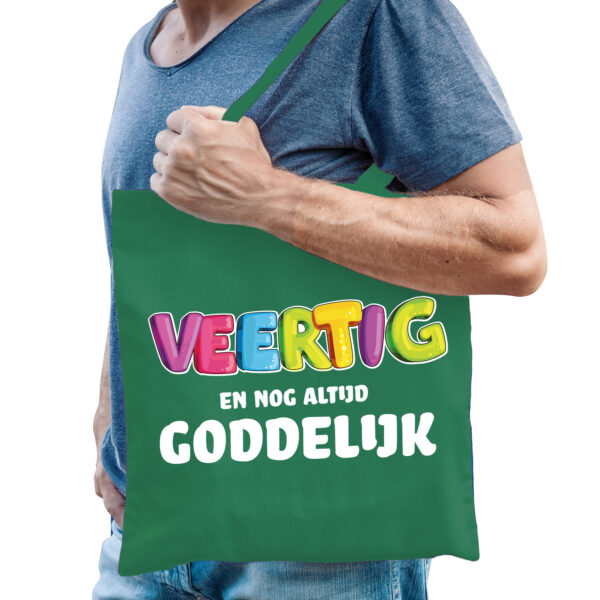 Cadeau tas 40 jaar - veertig en goddelijk - heren - groen - katoen - 42 x 38 cm