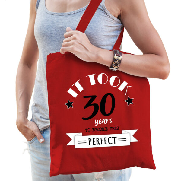 Bellatio Decorations cadeau tas dames - 30 en perfect - rood - katoen - 42 x 38 cm - dertig