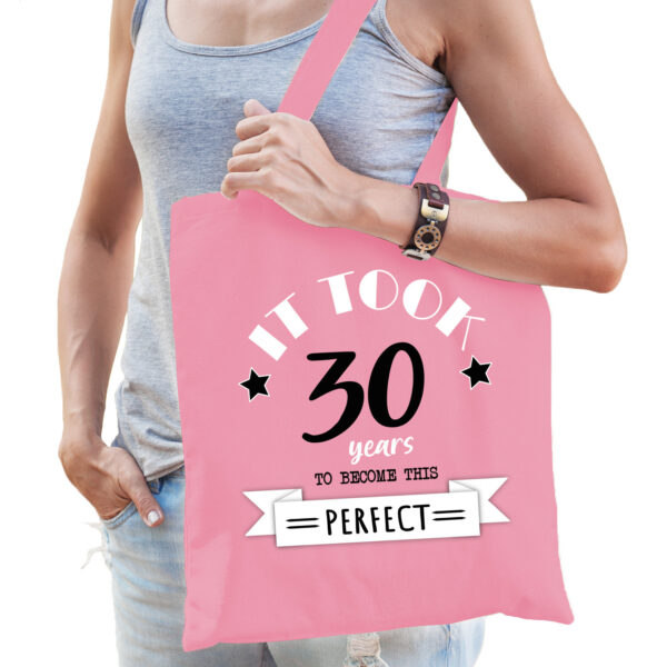 Cadeau tas voor dames - 30 en perfect - lichtroze - katoen - 42 x 38 cm - dertig - shopper