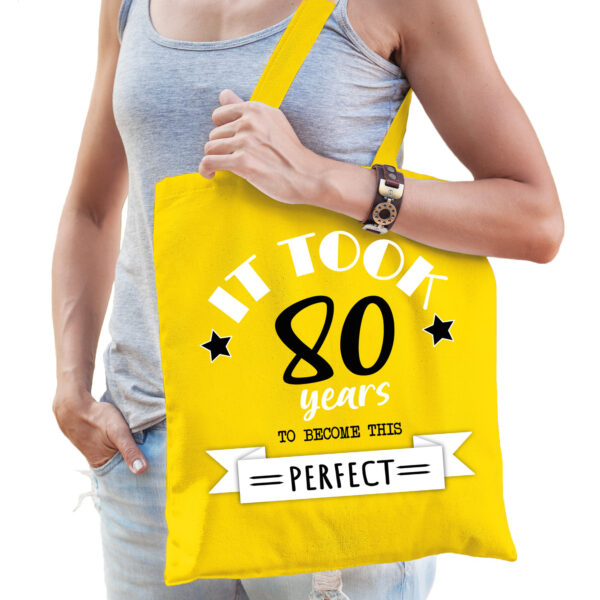 Cadeau tas voor dames - 80 en perfect - geel - katoen - 42 x 38 cm - tachtig - shopper