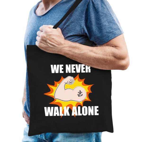 We never walk alone tas coronacrisis zwart voor heren