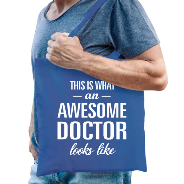 Cadeau tas voor dokter - blauw - katoen - 42 x 38 cm - awesome doctor