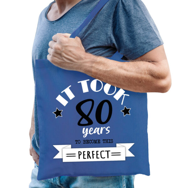 Bellatio Decorations cadeau tas heren - 80 en perfect - blauw - katoen - 42 x 38 cm - tachtig