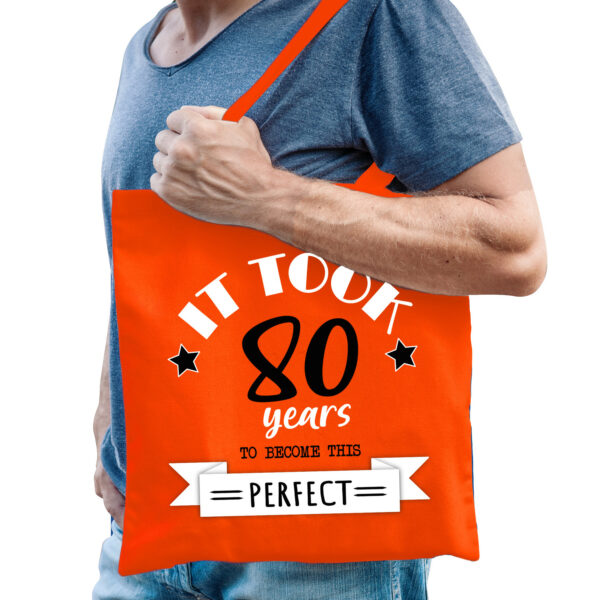 Bellatio Decorations cadeau tas heren - 80 en perfect - oranje - katoen - 42 x 38 cm - tachtig