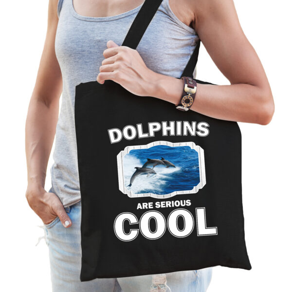 Katoenen tasje dolphins are serious cool zwart - dolfijnen/ dolfijn groep cadeau tas