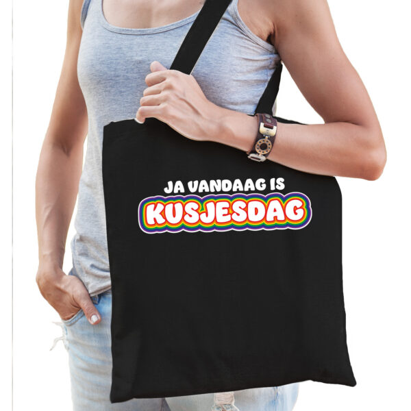 Bellatio Decorations Gay Pride tas voor dames - kusjesdag - zwart - katoen - 42 x 38 cm - LHBTI