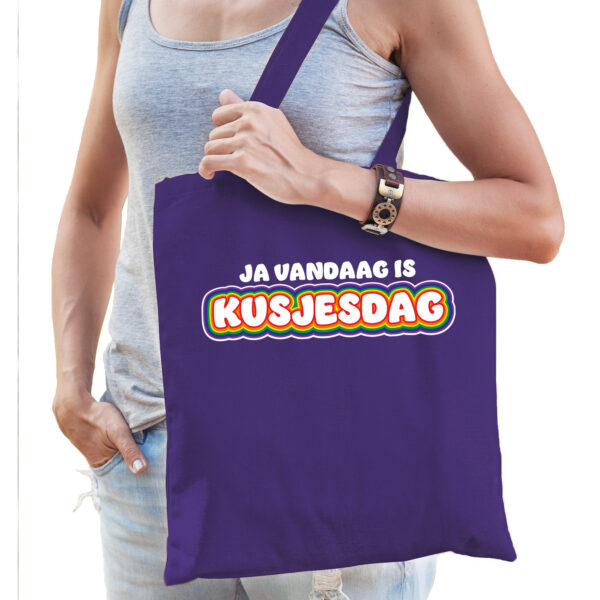 Bellatio Decorations Gay Pride tas voor dames - kusjesdag - paars - katoen - 42 x 38 cm - LHBTI