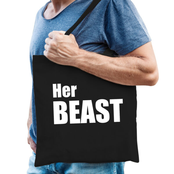 Zwart katoenen tas Her beast witte tekst heren