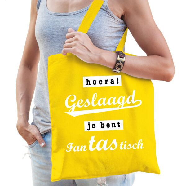 Bellatio Decorations Cadeau tas geslaagd/afgestudeerd - geel - katoen - 42 x 38 cm