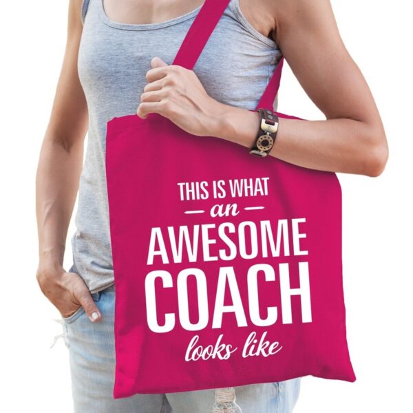 Roze kado tas this is what an Awesome coach looks like