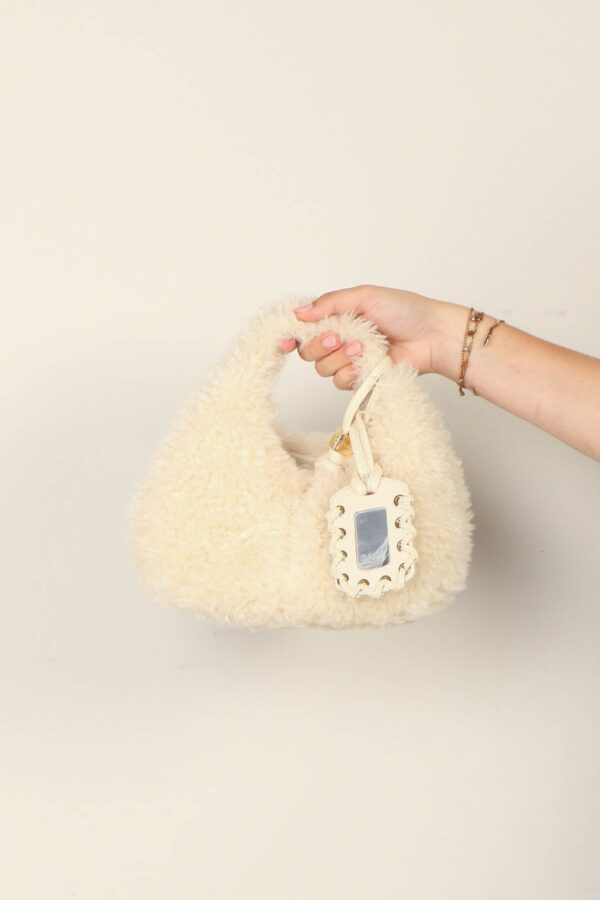 Ganni Tas wit leer ganni-tas-hobo-mini-fur-egret-OneSize